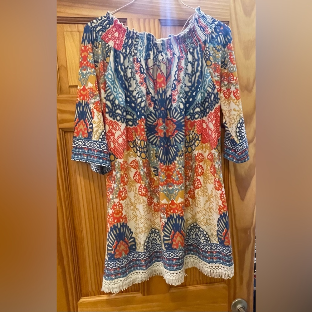 Caleoas colorful tunic blouse, can be off shoulder. Worn once, LARGE